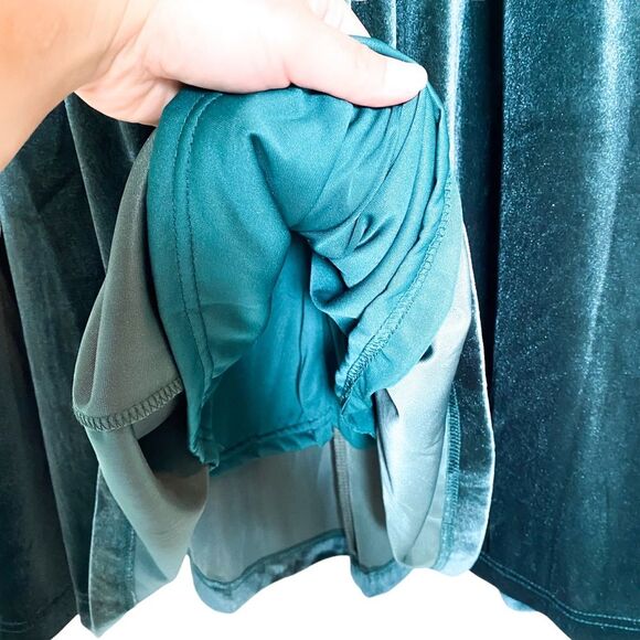 In Loom Dark Green Velvet Lace V Neck Short Sleeve Midi Dress Size Medium - Picture 2 of 9